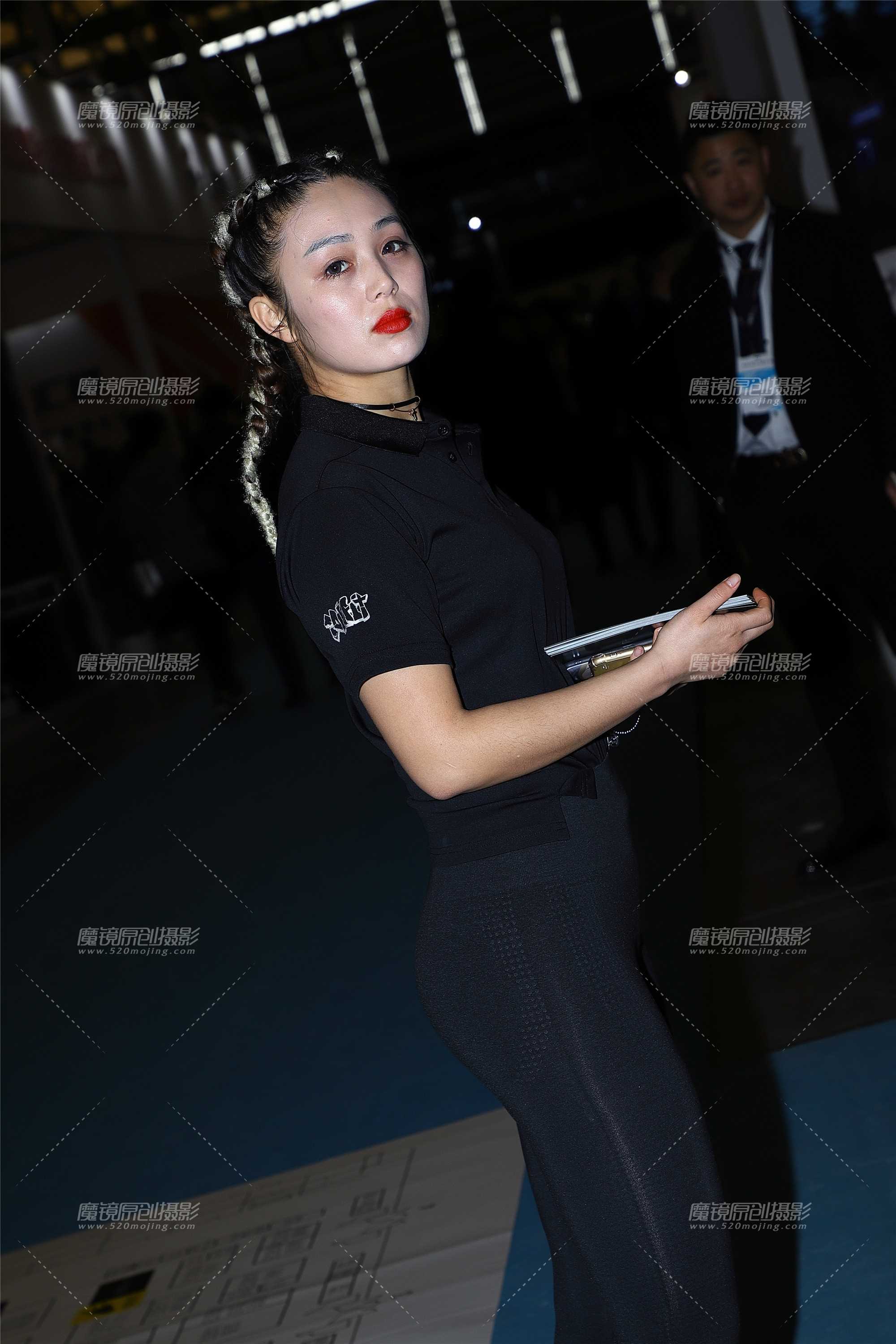 30119-buievaiw04g.jpg