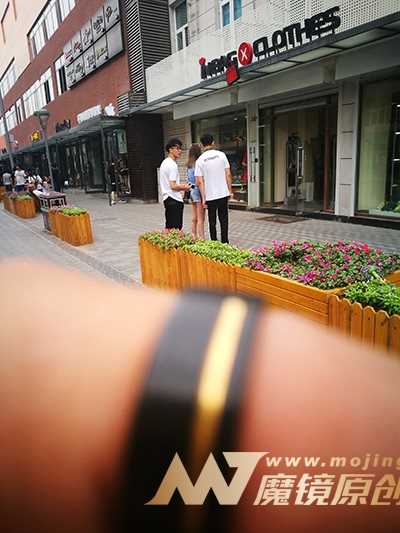 26065-zfzucsitrbw.jpg