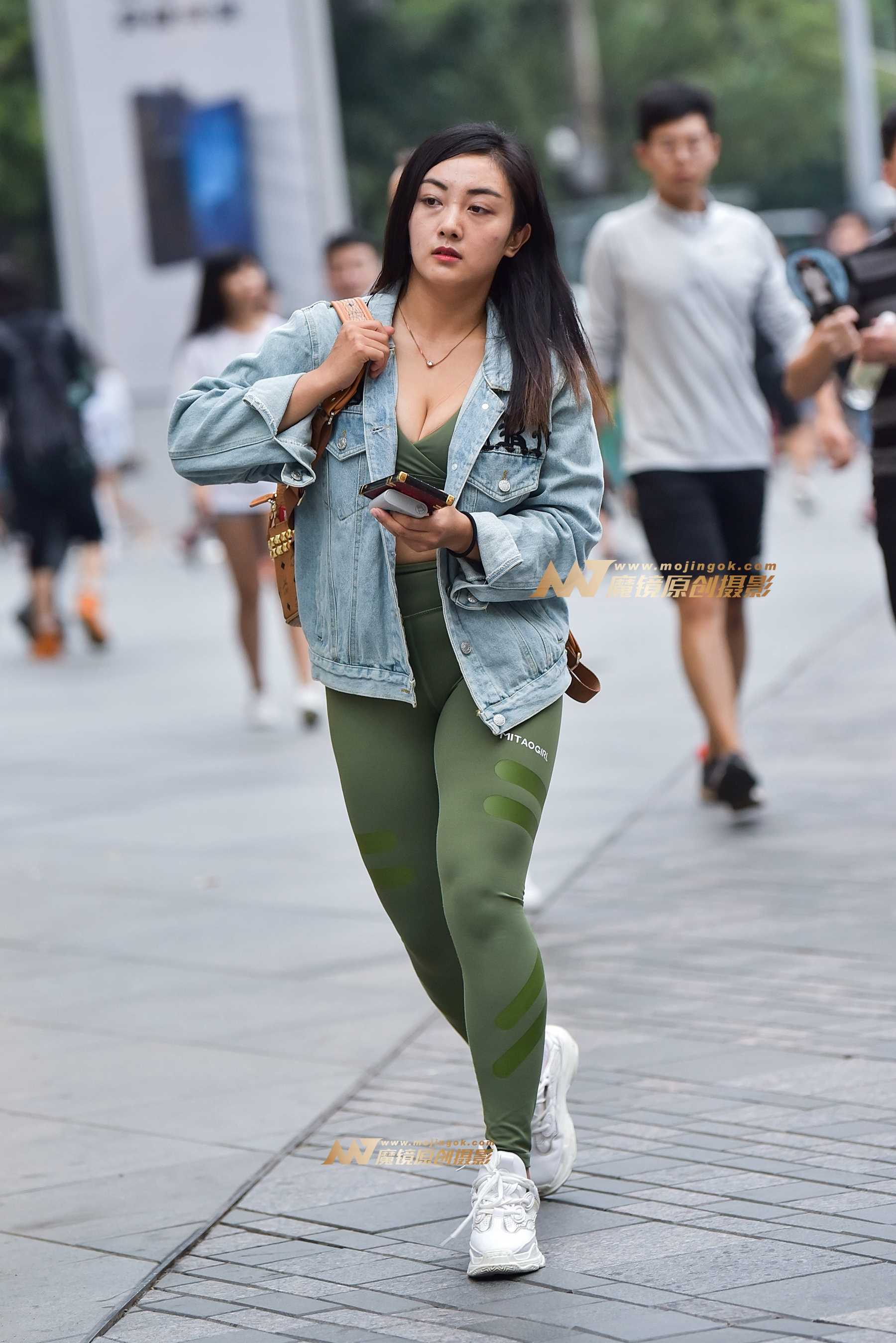 26913-ev4w0h3mobl.jpg