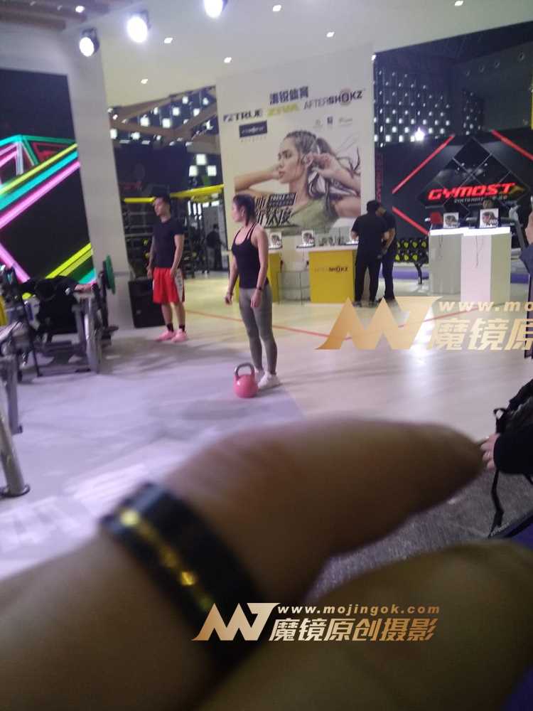 23528-1v2lipy3p1q.jpg