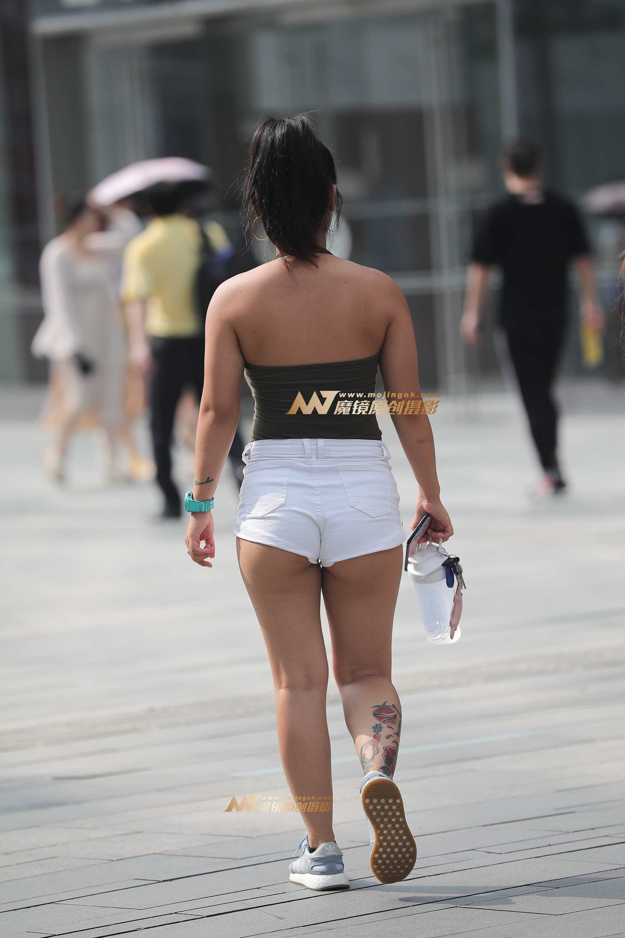 27995-1jcl535tknb.jpg
