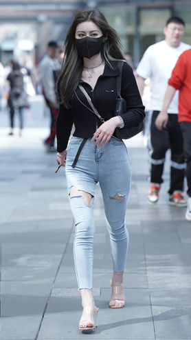 1743804ye2xbft4c.jpg