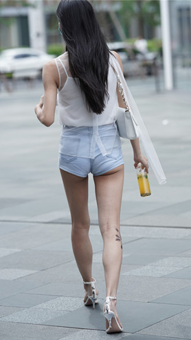 9945xxs4hqqrgrw.jpg