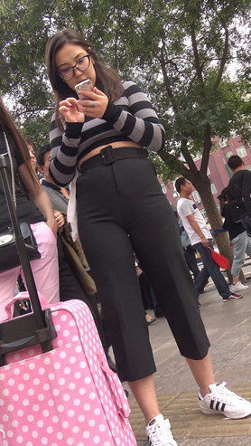 8209pk4ey3jk3b4.jpg