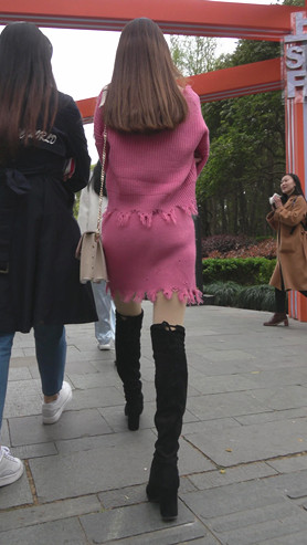 1037734e02bhlej0.jpg