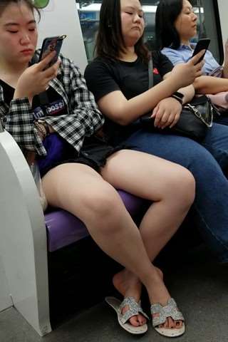 23701541y4cjdgdb.jpg
