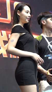 17645vxfcfzchlfx.jpg
