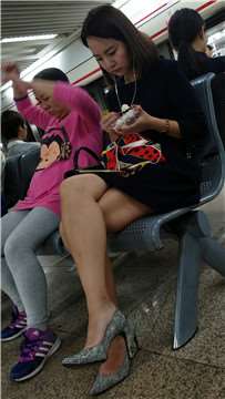 15092ym42m4nbkeb.jpg