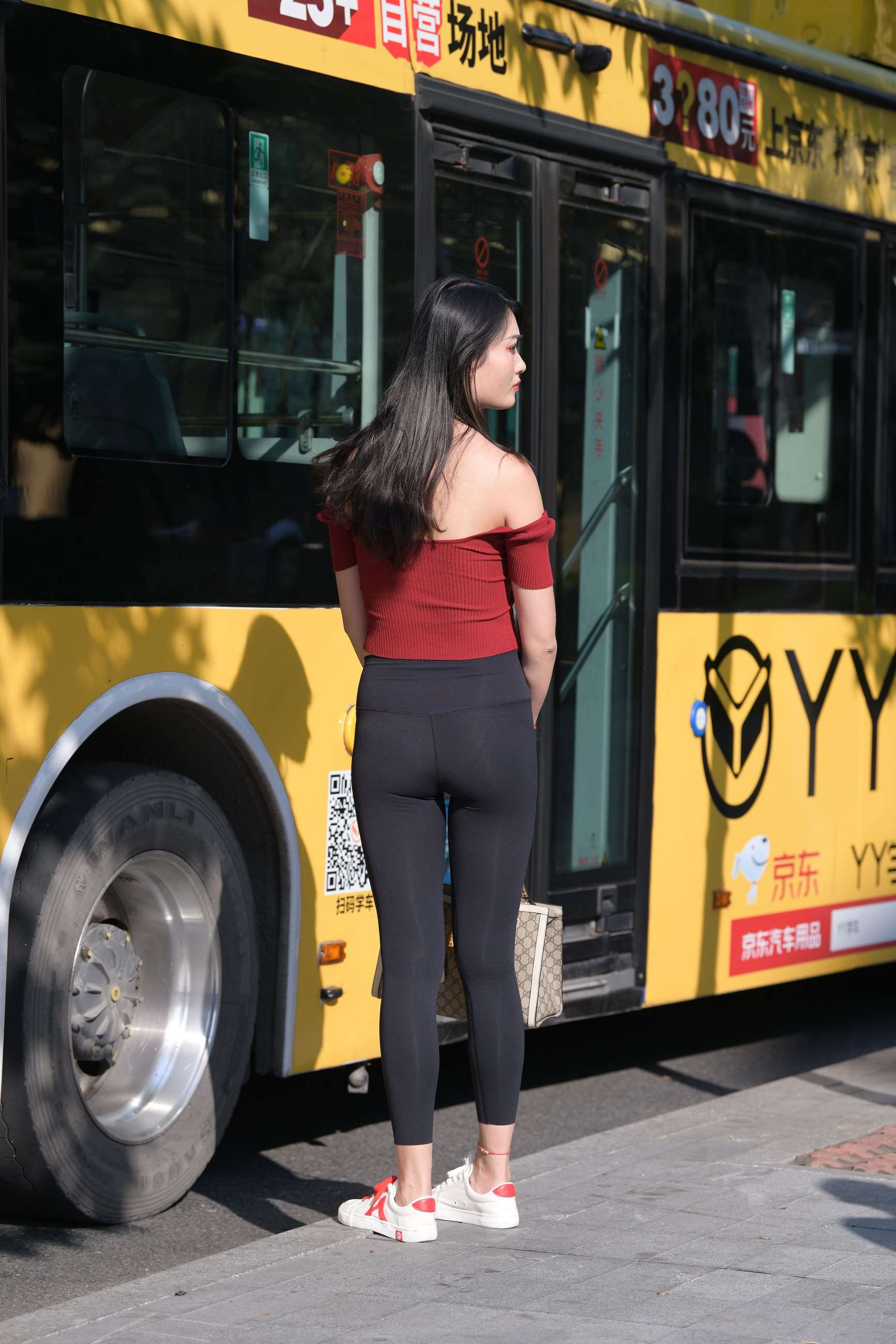 117260ctvhavu2vm4.jpg