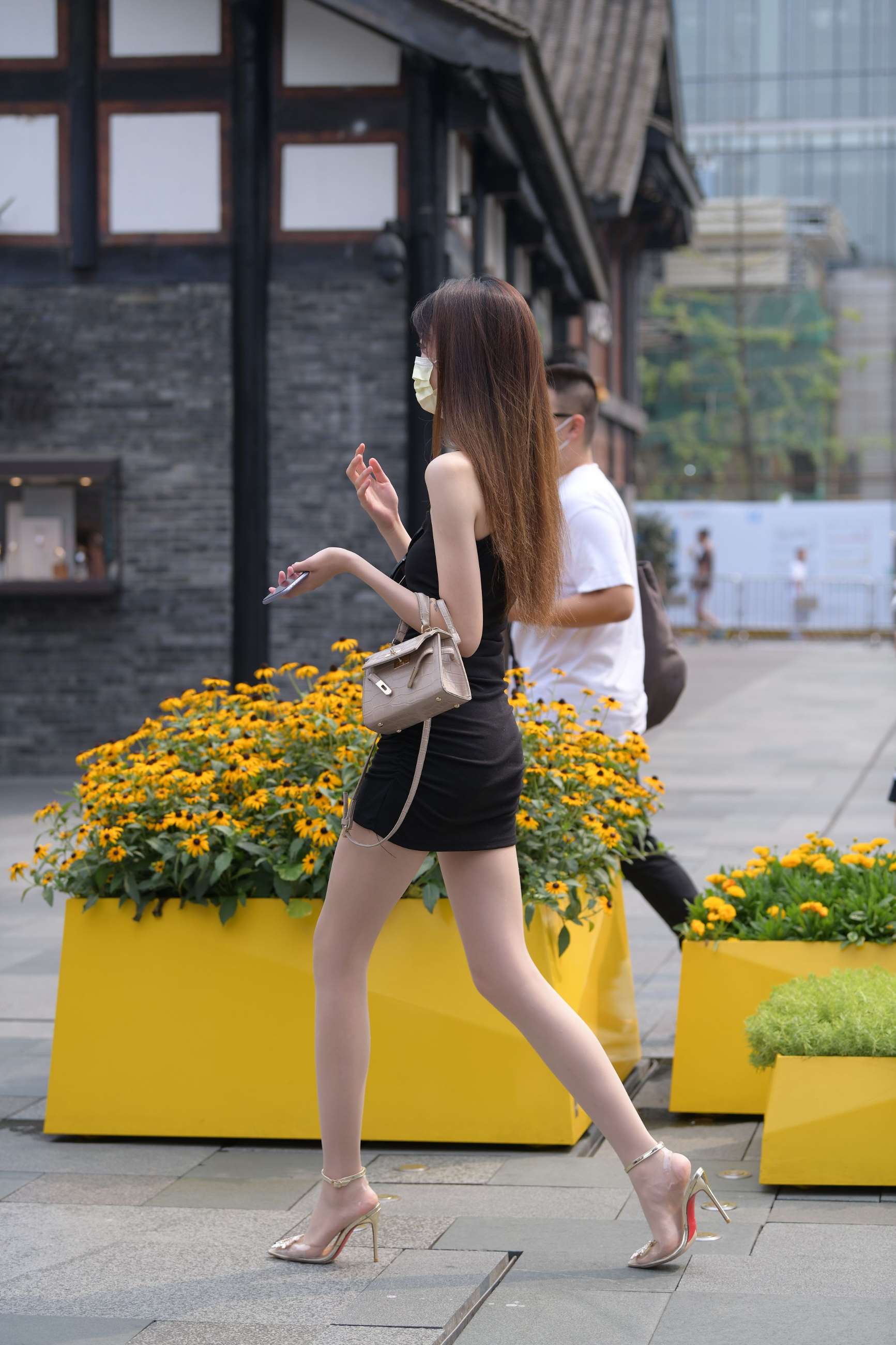 117941jer3caalwp2.jpg