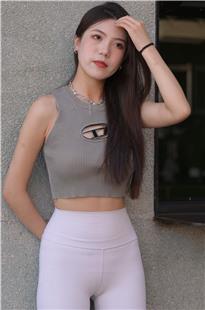 f1y0zerhmi1.jpg