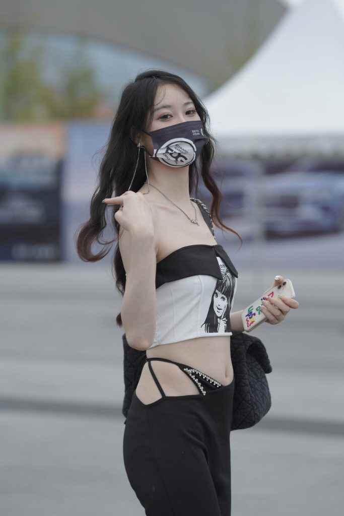 5647-yanvyfb2d0m.jpg