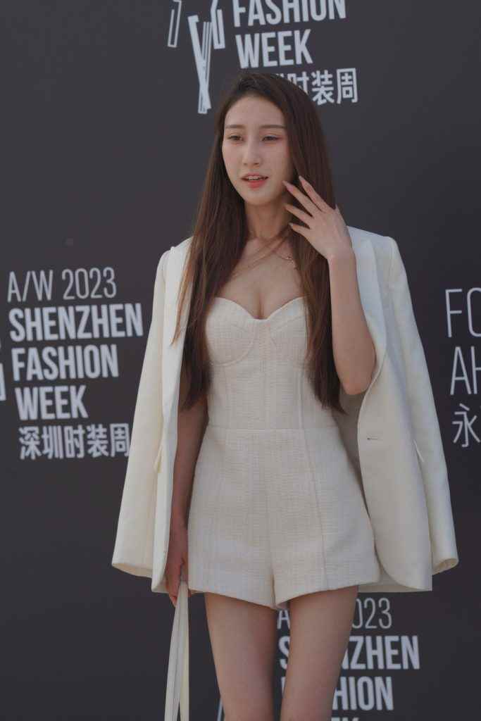 5019-2t0213wdpiz.jpg