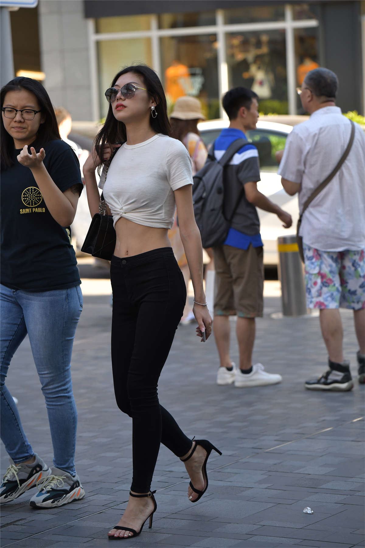 107859-hldy1pf13d5.jpg