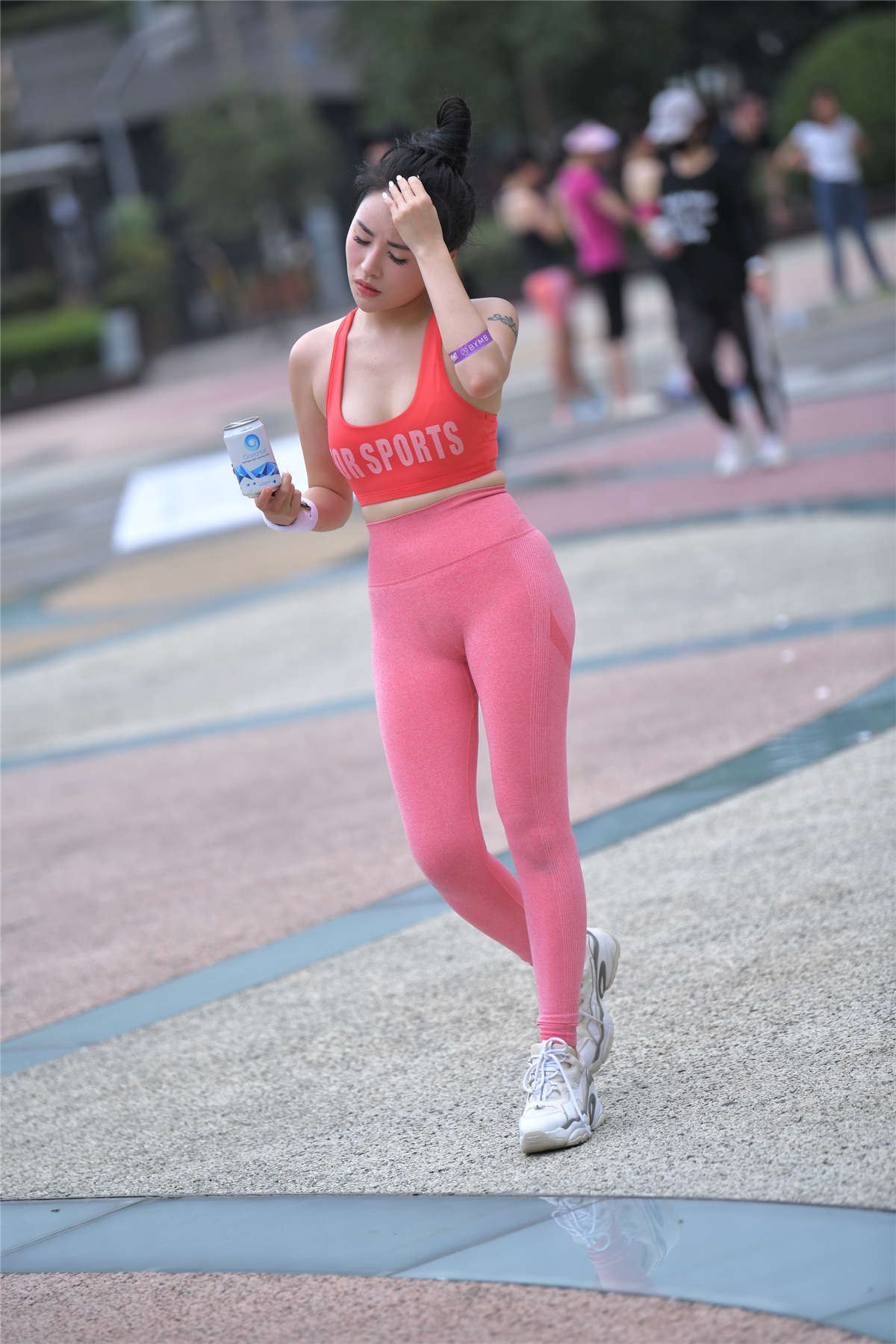 106770-jfgjwzyrllw.jpg