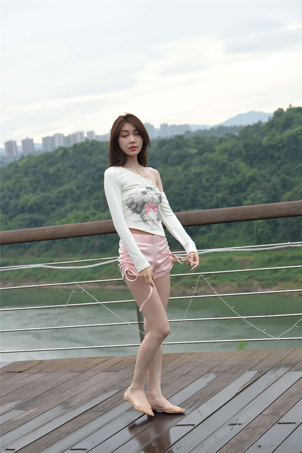 105906-43poj3ihjrl.jpg