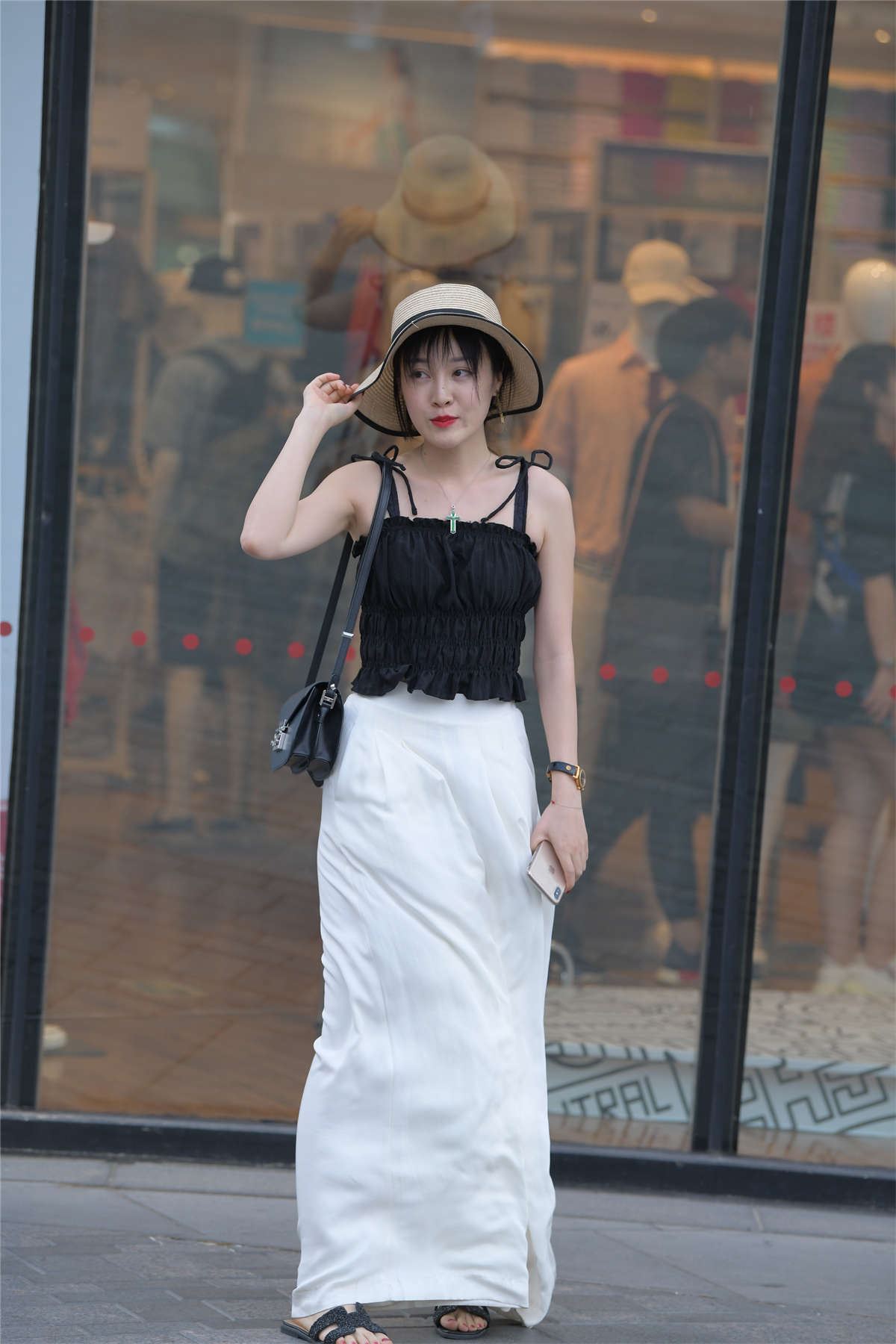 105921-hcwfqxhd233.jpg