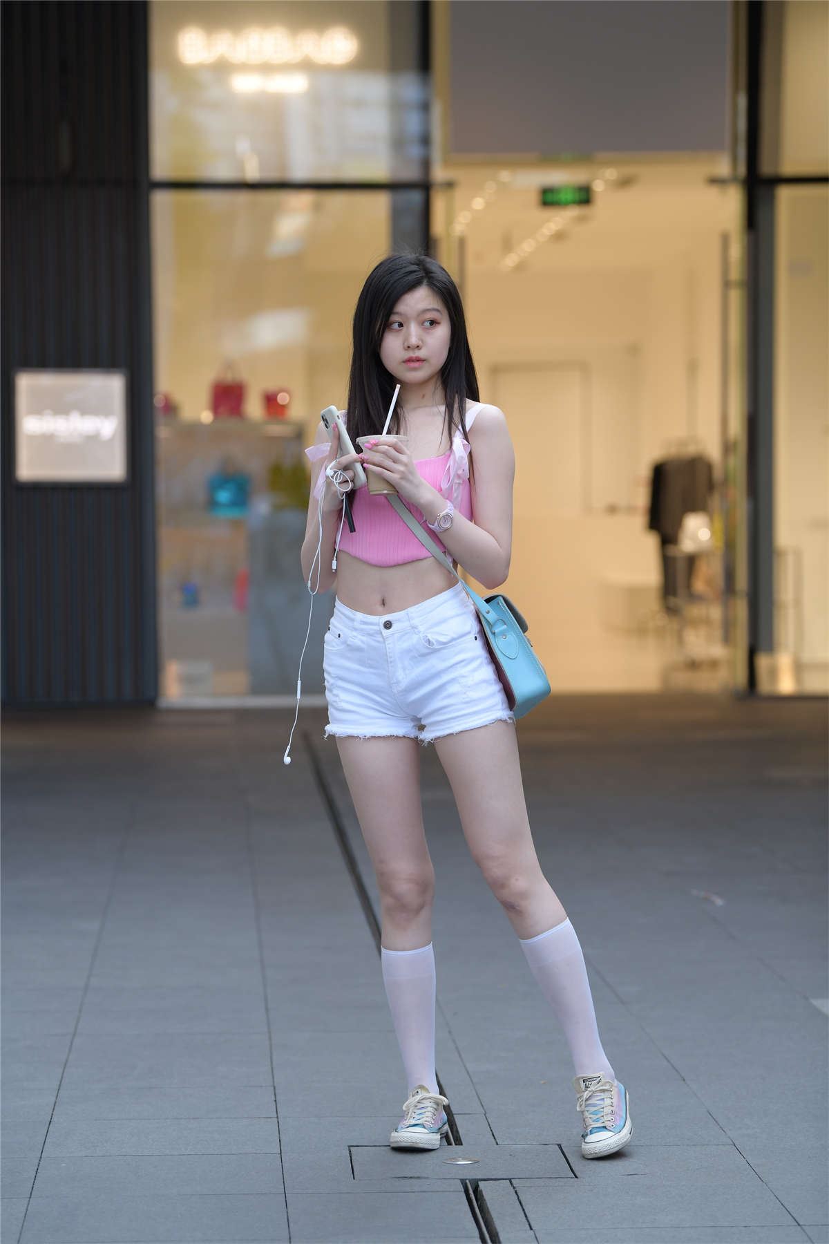 105469-ns0tgzy52rv.jpg