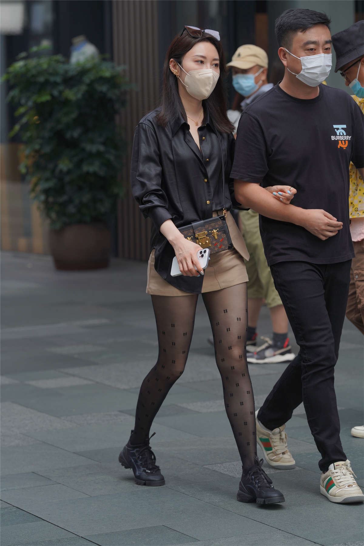99163-2unmzfraroc.jpg