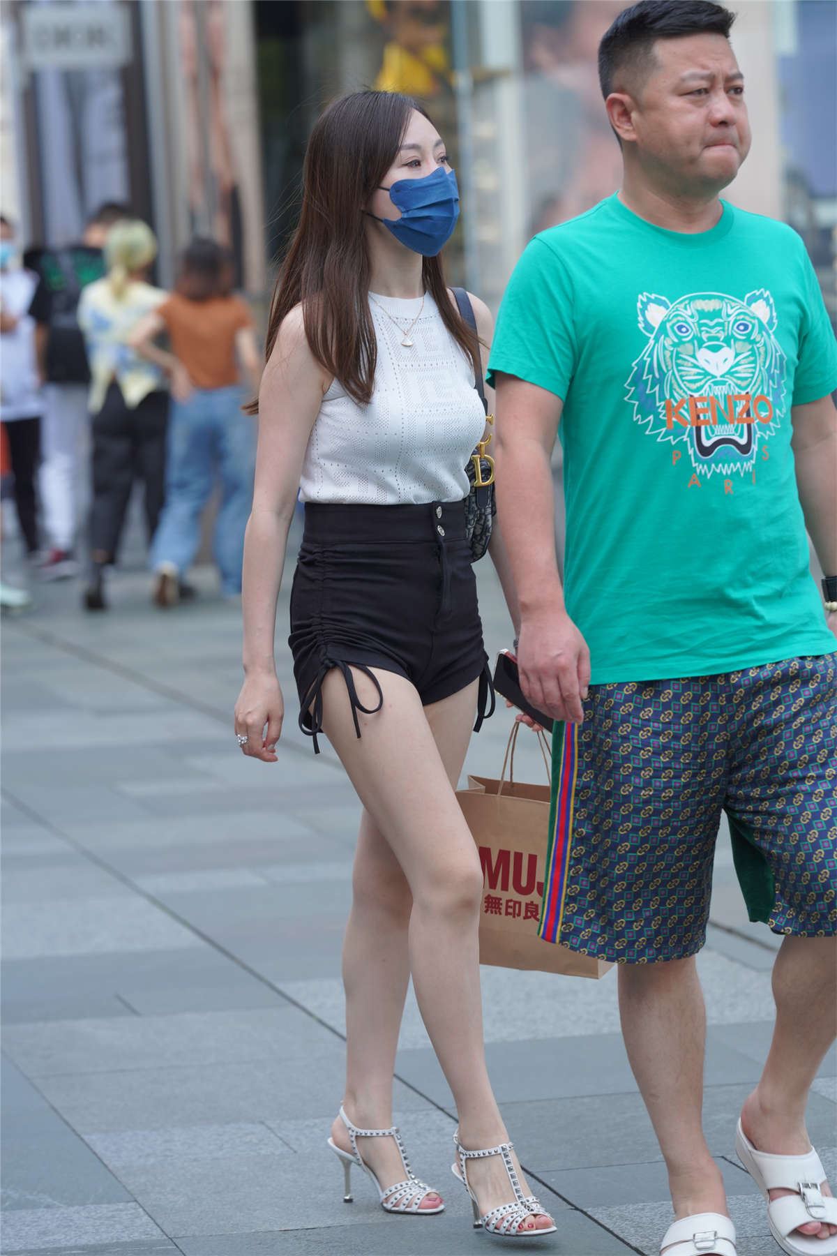 73530-uwjsixhk10r.jpg
