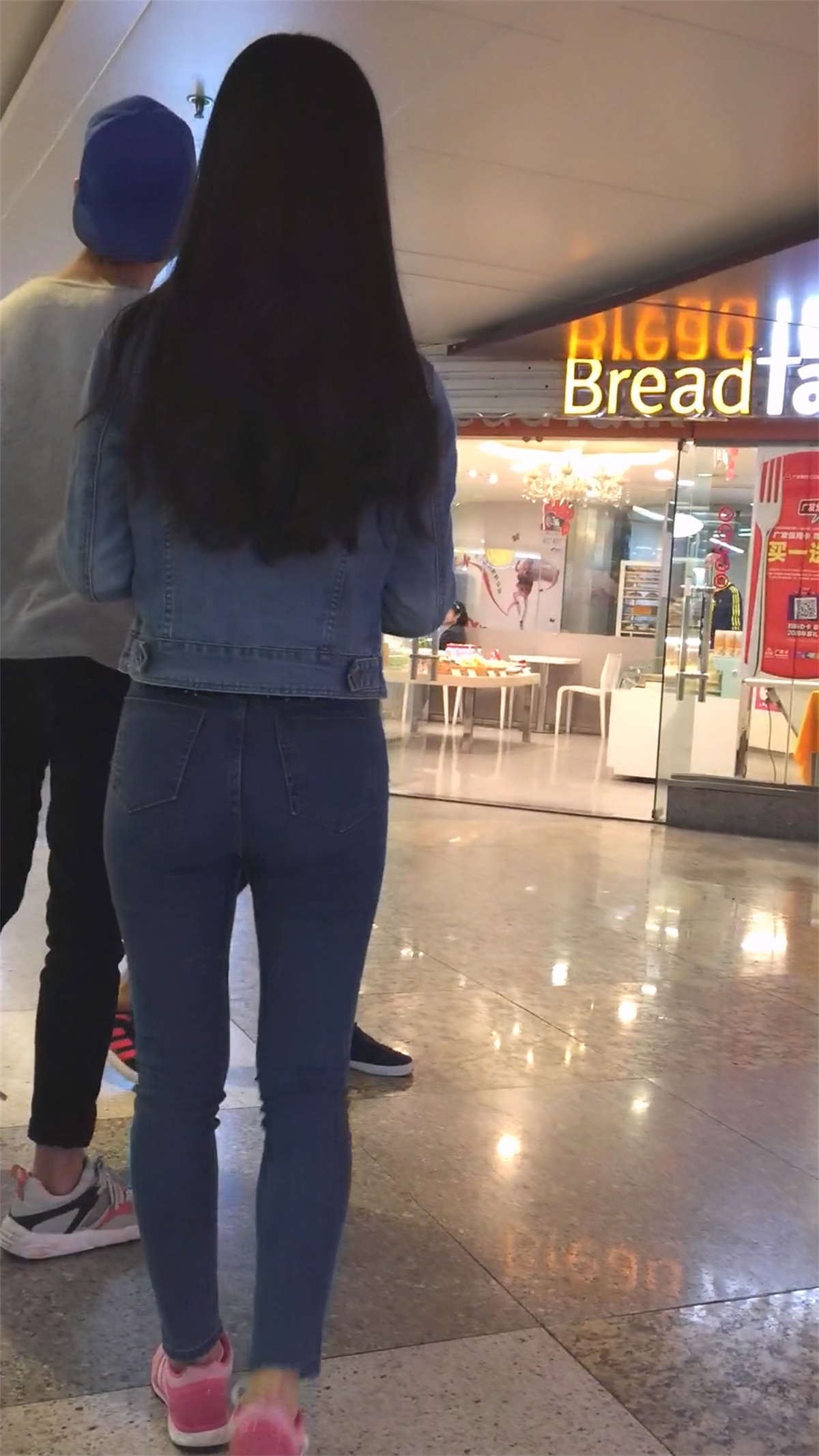 93522-eu01xia0qvk.jpg
