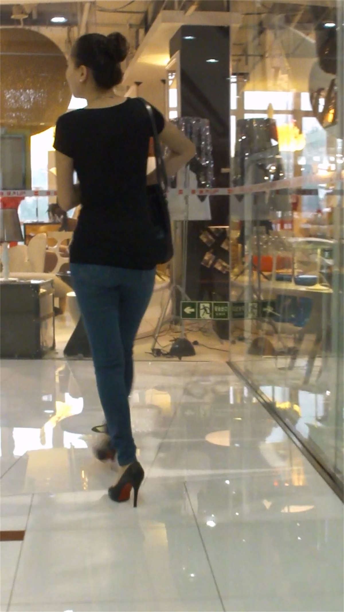 87646-lili5i1tstx.jpg