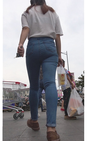 牛仔紧身裤美女