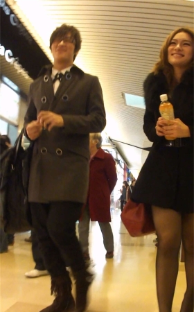 跟着黑丝美女一起去逛街