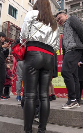 极品皮裤美妇
