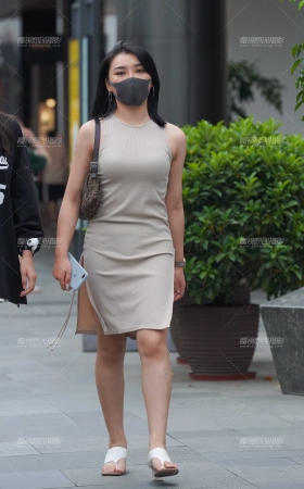 长裙美眉 [20P]