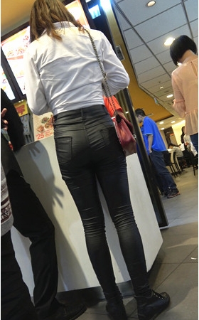 两组皮裤MM