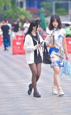 嫩腿，黑丝女孩