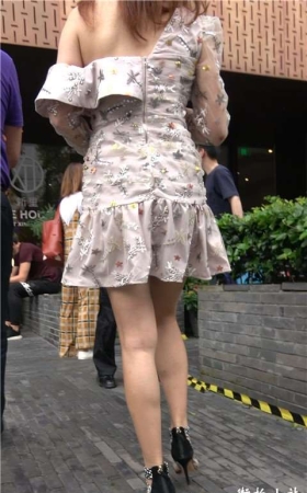 4K 连衣裙街拍高跟美女