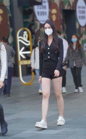 黑色职业装美女