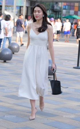 白裙美女 [15P]