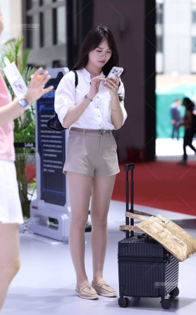 20250429卡其色短裤肉丝轻熟女 [14P]