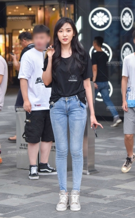 甜美仔裤小姐姐 [20P]