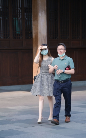 这个美女真不赖
