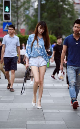 大长腿美女