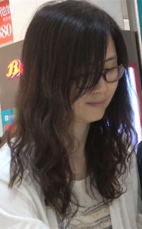 脚很美丽的极致眼镜美女