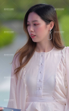 清纯的：微胖肉腿女孩 [19P]