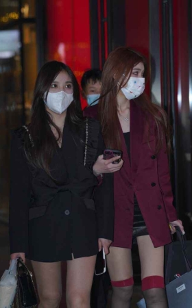 黑丝短裙小姐姐 [110P1V-1.56GB]