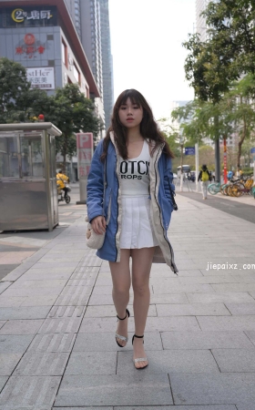 丝袜女孩 【套图+视频】<font color=red> [10P]</font>