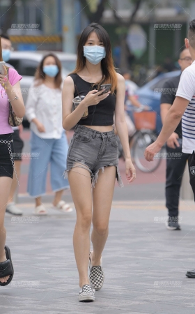 热裤小妹 [17P]