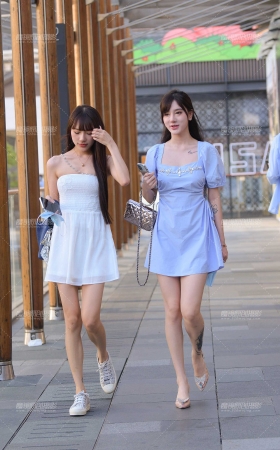 美腿闺蜜 [17P]
