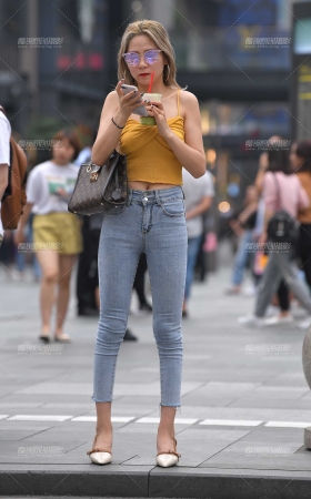 黄色背心紧牛~ [19P]
