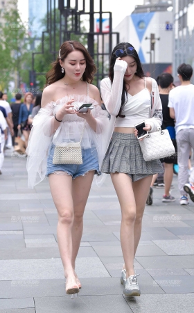 热裤美腿好闺蜜~ [15P]