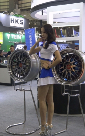 包臀裙性感高跟靓模