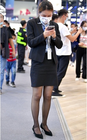 黑丝女销售