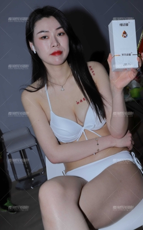 白色泳装 1 [38P]